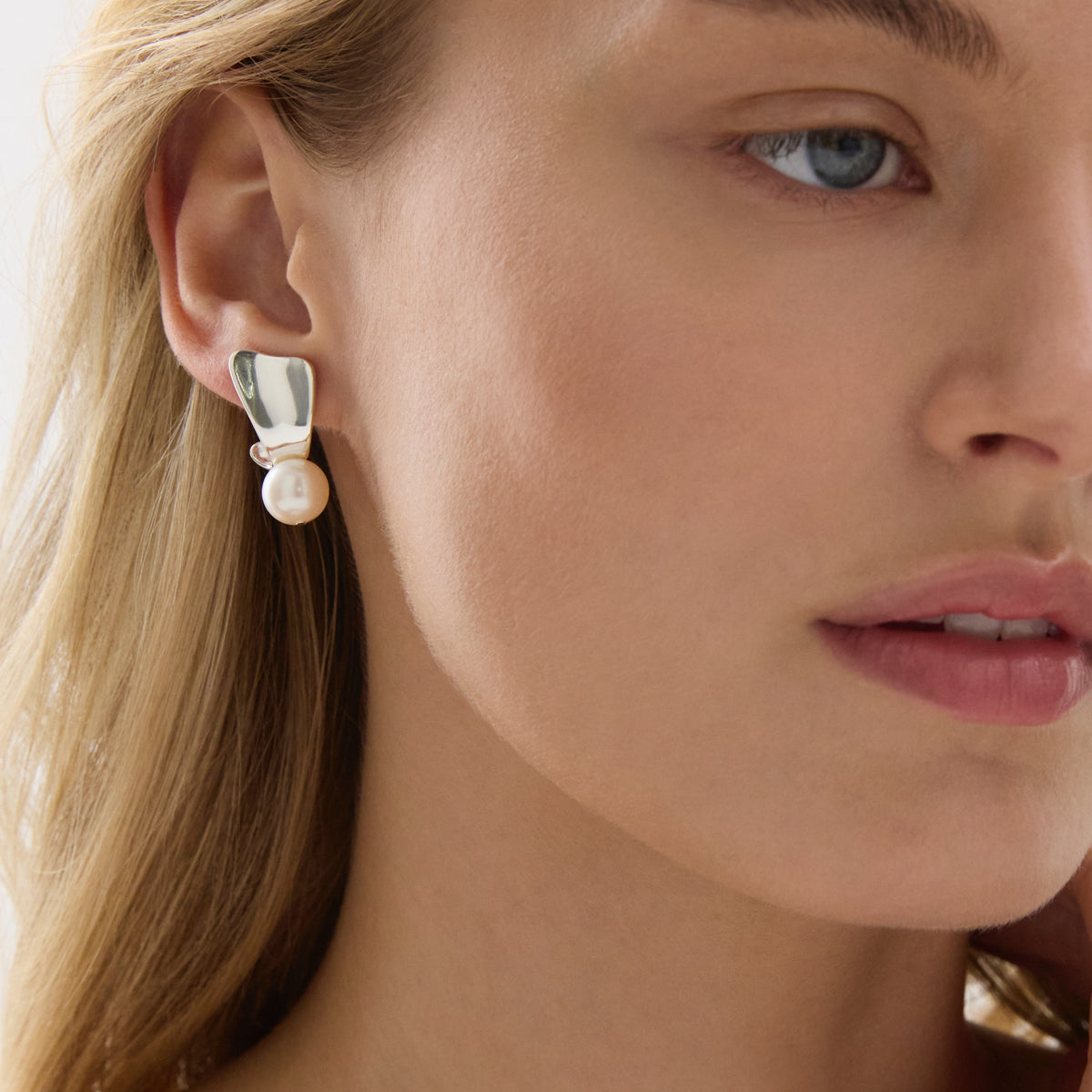 Sunbeam Pearl Earrings