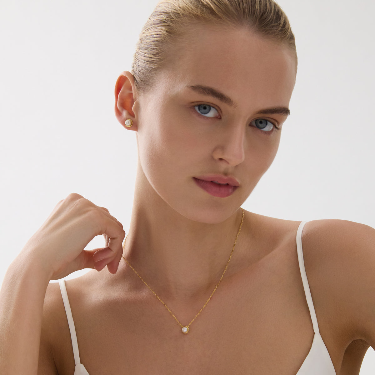 Moonbeam Pearl Necklace