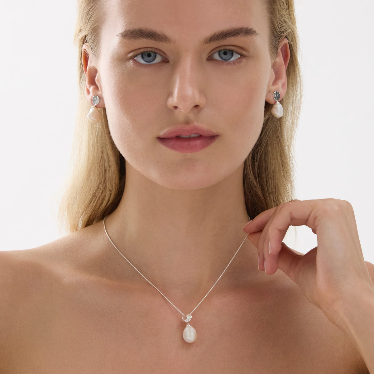 Ocean Drift Pearl Necklace