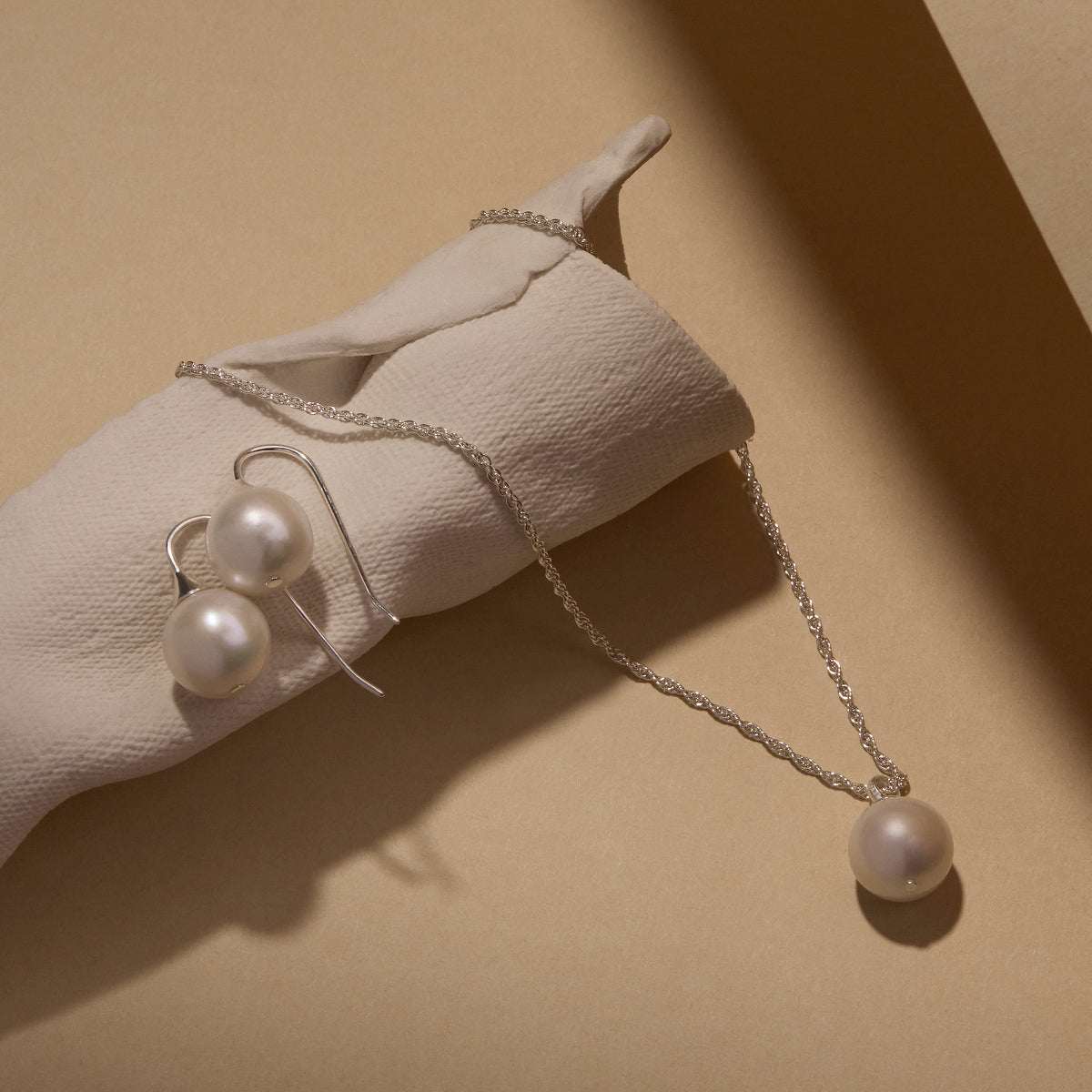 Paradise Pearl Necklace