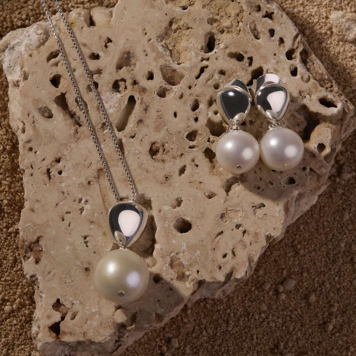 Islander Pearl Necklace